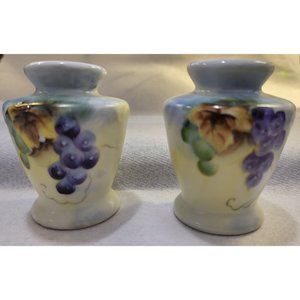 Lefton's Exclusives Salt and Pepper Shaker Floral Design